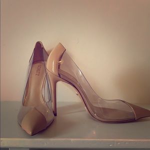 Schutz Cendi pump nude. Never been worn!